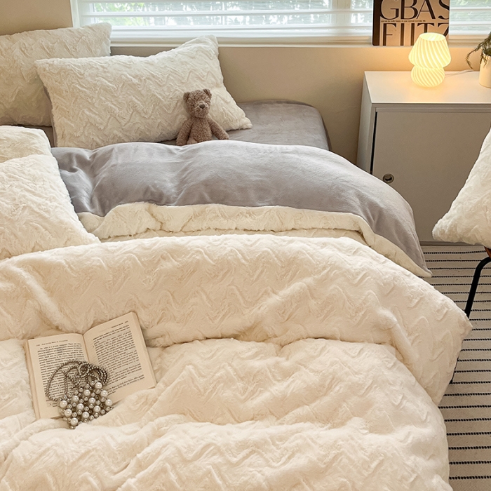 91家纺网 家纺一手货源 找家纺 澳梵 2023新款立体压花兔兔绒牛奶绒四件套 波浪-灰白