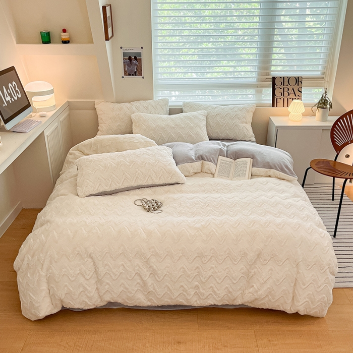 91家纺网 家纺一手货源 找家纺 澳梵 2023新款立体压花兔兔绒牛奶绒四件套 波浪-灰白