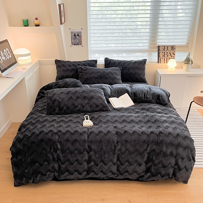 91家纺网 家纺一手货源 找家纺 澳梵 2023新款立体压花兔兔绒牛奶绒四件套 波浪-金典黑