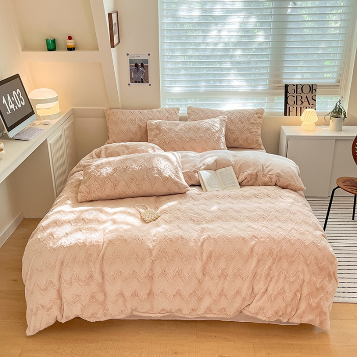 91家纺网 家纺一手货源 找家纺 澳梵 2023新款立体压花兔兔绒牛奶绒四件套 波浪-卡其