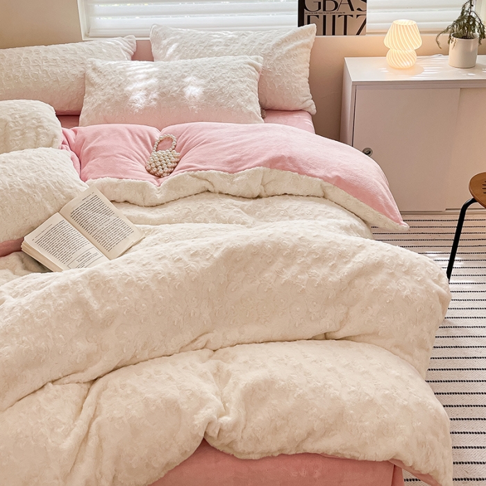 91家纺网 家纺一手货源 找家纺 澳梵 2023新款立体压花兔兔绒牛奶绒四件套 玫瑰-粉白