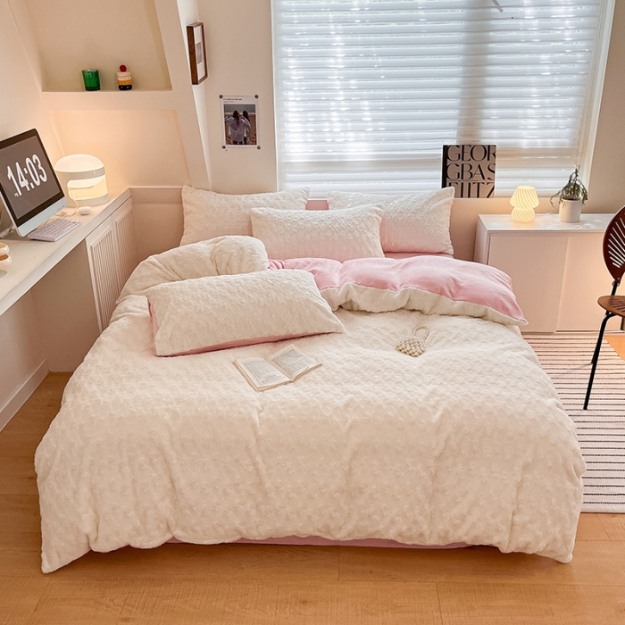 91家纺网 家纺一手货源 找家纺 澳梵 2023新款立体压花兔兔绒牛奶绒四件套 玫瑰-粉白