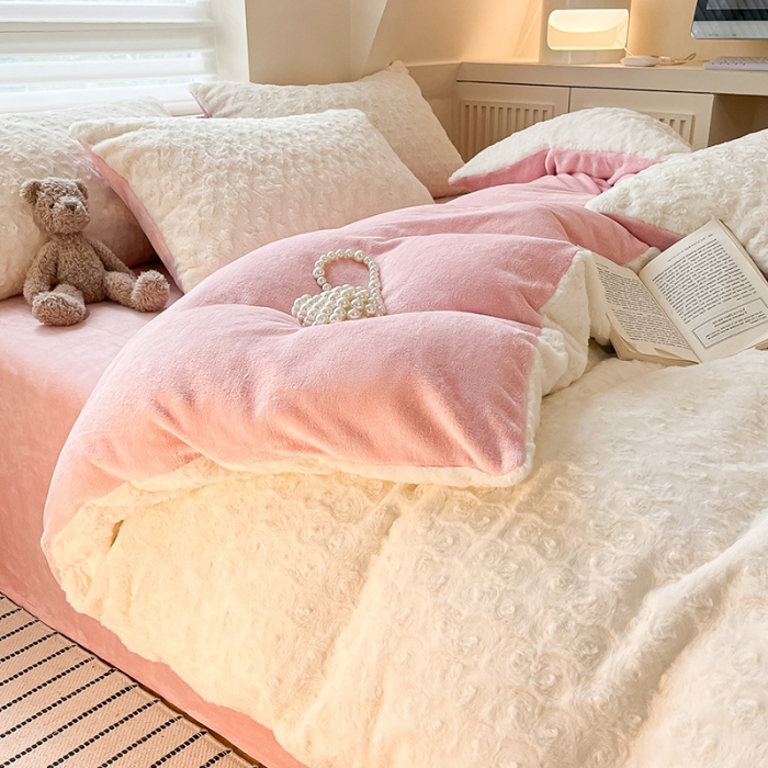 91家纺网 家纺一手货源 找家纺 澳梵 2023新款立体压花兔兔绒牛奶绒四件套 玫瑰-粉白