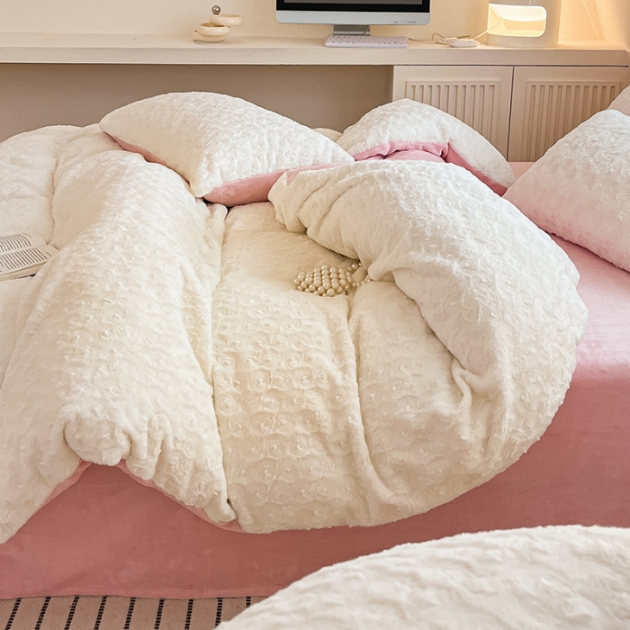 91家纺网 家纺一手货源 找家纺 澳梵 2023新款立体压花兔兔绒牛奶绒四件套 玫瑰-粉白