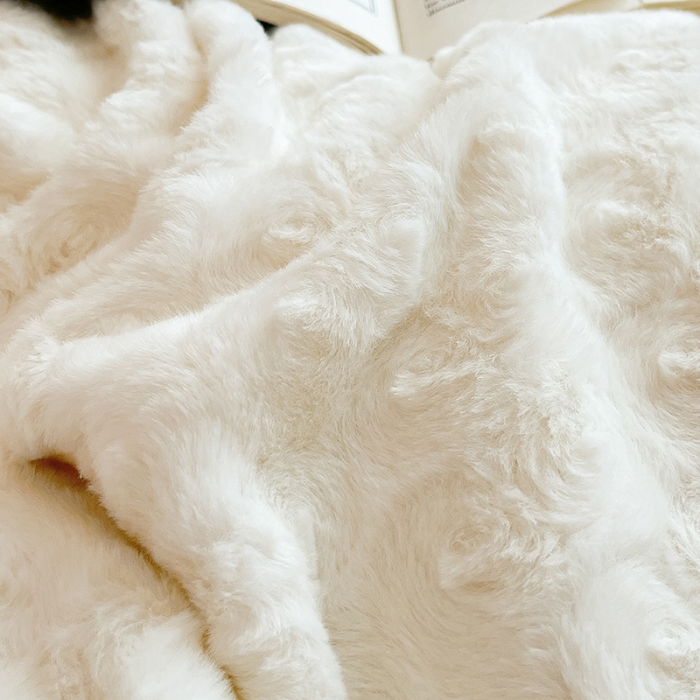 91家纺网 家纺一手货源 找家纺 澳梵 2023新款立体压花兔兔绒牛奶绒四件套 玫瑰-粉白