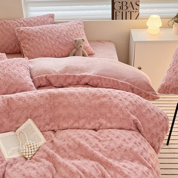 91家纺网 家纺一手货源 找家纺 澳梵 2023新款立体压花兔兔绒牛奶绒四件套 玫瑰-粉豆沙