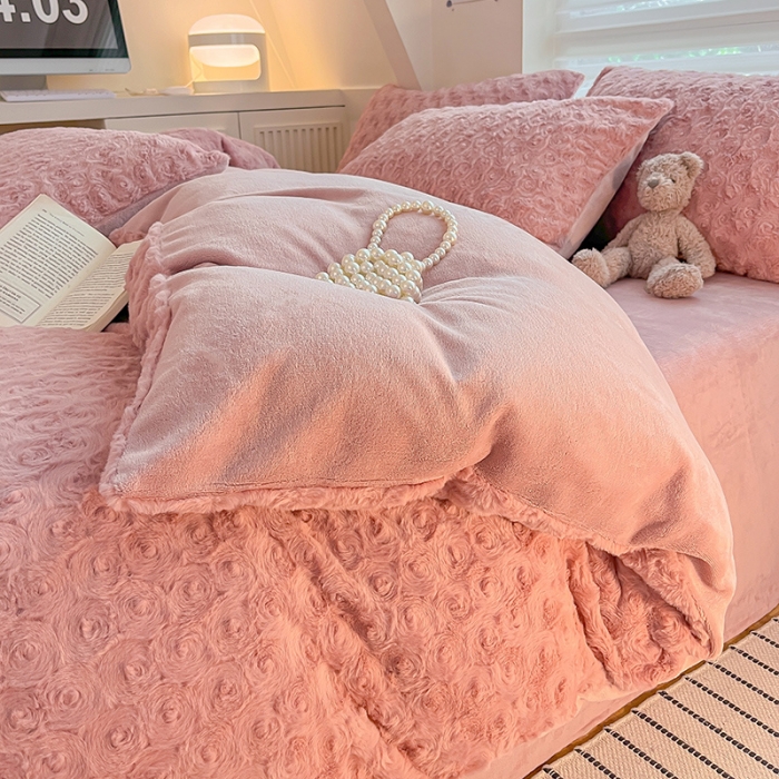 91家纺网 家纺一手货源 找家纺 澳梵 2023新款立体压花兔兔绒牛奶绒四件套 玫瑰-粉豆沙