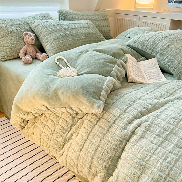 91家纺网 家纺一手货源 找家纺 澳梵 2023新款立体压花兔兔绒牛奶绒四件套 米拉-豆绿