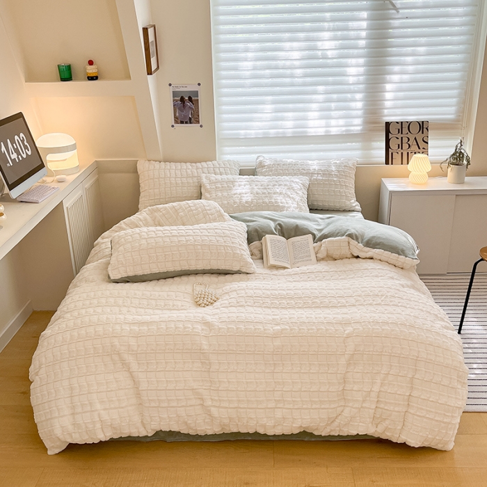 91家纺网 家纺一手货源 找家纺 澳梵 2023新款立体压花兔兔绒牛奶绒四件套 米拉-豆绿白