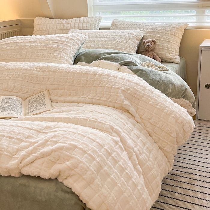 91家纺网 家纺一手货源 找家纺 澳梵 2023新款立体压花兔兔绒牛奶绒四件套 米拉-豆绿白