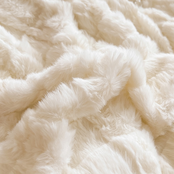 91家纺网 家纺一手货源 找家纺 澳梵 2023新款立体压花兔兔绒牛奶绒四件套 米拉-豆绿白