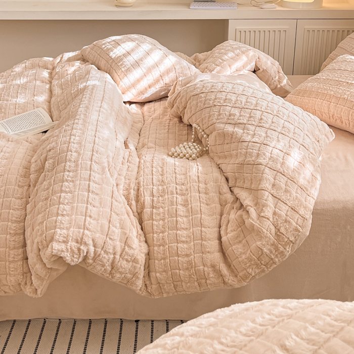 91家纺网 家纺一手货源 找家纺 澳梵 2023新款立体压花兔兔绒牛奶绒四件套 米拉-卡其