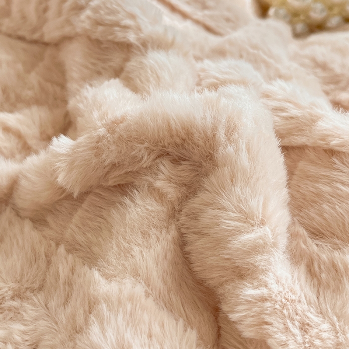 91家纺网 家纺一手货源 找家纺 澳梵 2023新款立体压花兔兔绒牛奶绒四件套 米拉-卡其