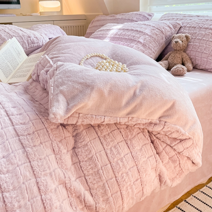 91家纺网 家纺一手货源 找家纺 澳梵 2023新款立体压花兔兔绒牛奶绒四件套 米拉-浅紫