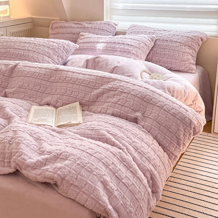 91家纺网 家纺一手货源 找家纺 澳梵 2023新款立体压花兔兔绒牛奶绒四件套 米拉-浅紫