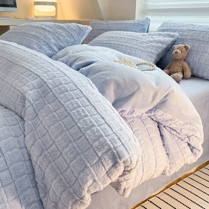 91家纺网 家纺一手货源 找家纺 澳梵 2023新款立体压花兔兔绒牛奶绒四件套 米拉-天蓝