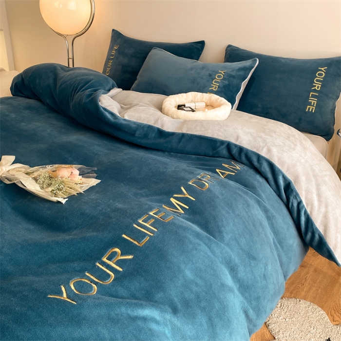 91家纺网 家纺一手货源 找家纺 义博 2025新款牛奶绒刺绣四件套-浪漫系列 浪漫-宝石蓝