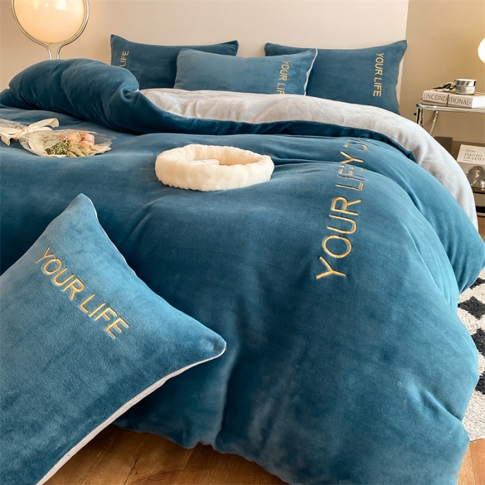 91家纺网 家纺一手货源 找家纺 义博 2025新款牛奶绒刺绣四件套-浪漫系列 浪漫-宝石蓝