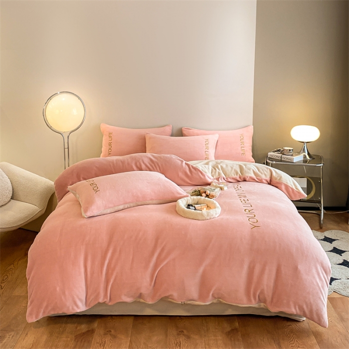 91家纺网 家纺一手货源 找家纺 义博 2025新款牛奶绒刺绣四件套-浪漫系列 浪漫-粉白