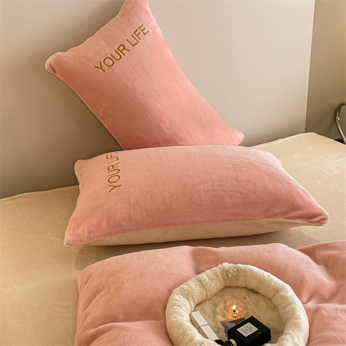 91家纺网 家纺一手货源 找家纺 义博 2025新款牛奶绒刺绣四件套-浪漫系列 浪漫-粉白