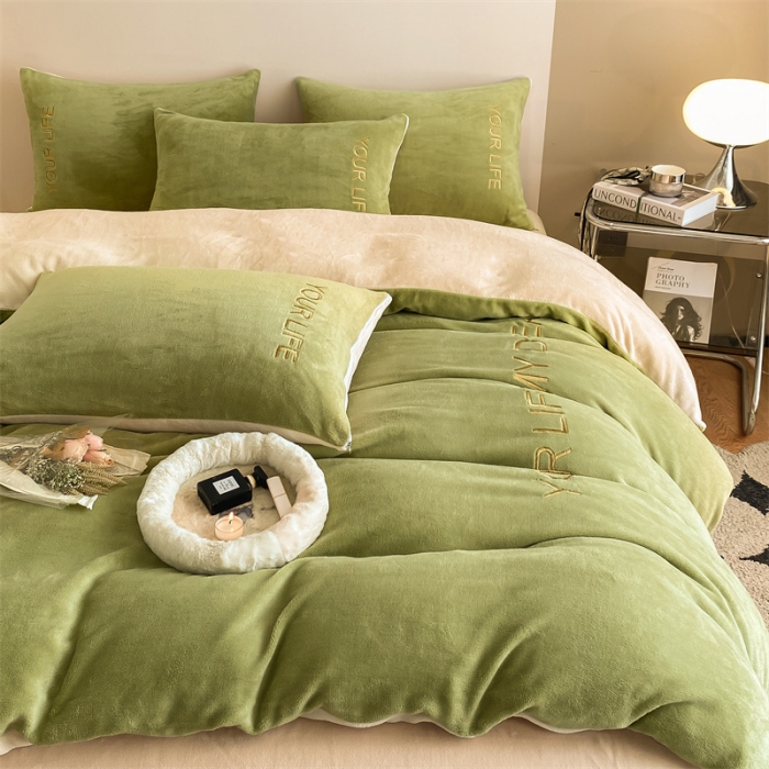 91家纺网 家纺一手货源 找家纺 义博 2025新款牛奶绒刺绣四件套-浪漫系列 浪漫-抹茶绿