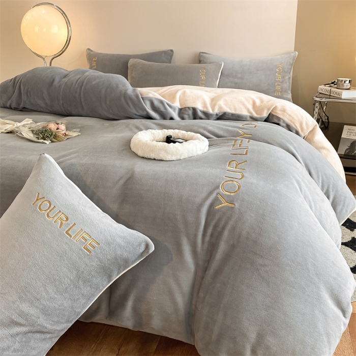 91家纺网 家纺一手货源 找家纺 义博 2025新款牛奶绒刺绣四件套-浪漫系列 浪漫-云灰