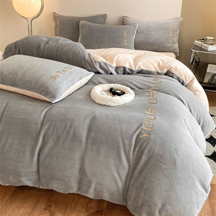 91家纺网 家纺一手货源 找家纺 义博 2025新款牛奶绒刺绣四件套-浪漫系列 浪漫-云灰