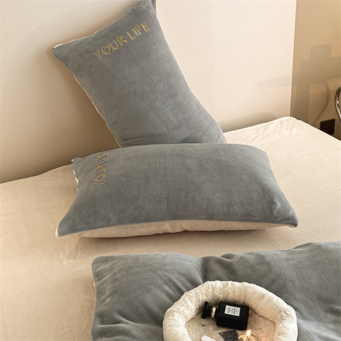 91家纺网 家纺一手货源 找家纺 义博 2025新款牛奶绒刺绣四件套-浪漫系列 浪漫-云灰