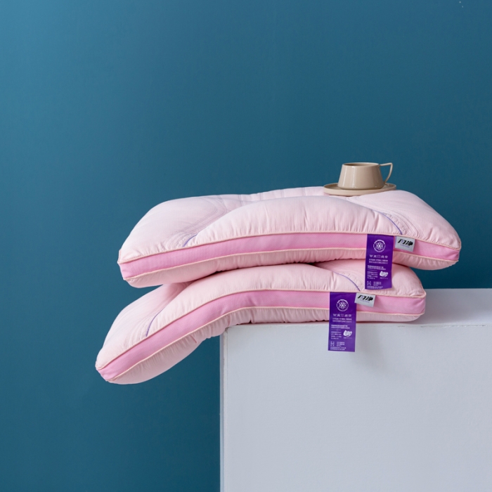 91家纺网 家纺一手货源 找家纺 拾光枕芯 2023新款闪净定型枕枕头枕芯 48*74cm/只 粉