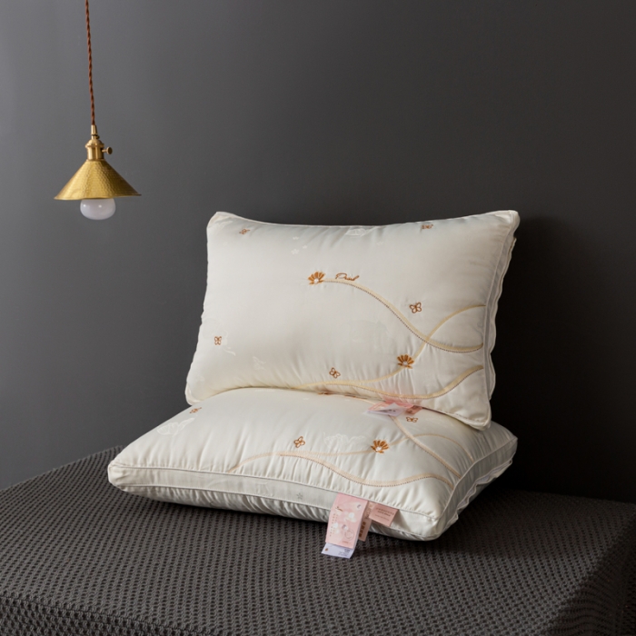 91家纺网 家纺一手货源 找家纺 拾光枕芯 2023新款提花蝴蝶珍珠枕枕头枕芯 48*74cm/只 米黄