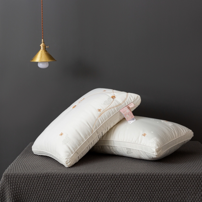 91家纺网 家纺一手货源 找家纺 拾光枕芯 2023新款提花蝴蝶珍珠枕枕头枕芯 48*74cm/只 米黄