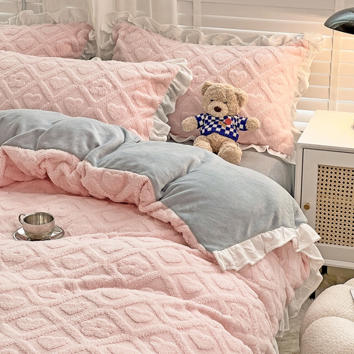 91家纺网 家纺一手货源 找家纺 澳梵 2023新款温柔梦境花梦塔芙绒韩版四件套 格子铺-粉灰