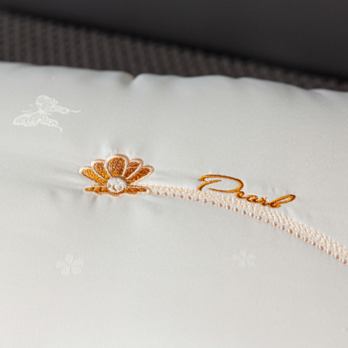 91家纺网 家纺一手货源 找家纺 拾光枕芯 2023新款提花蝴蝶珍珠枕枕头枕芯 48*74cm/只 米黄