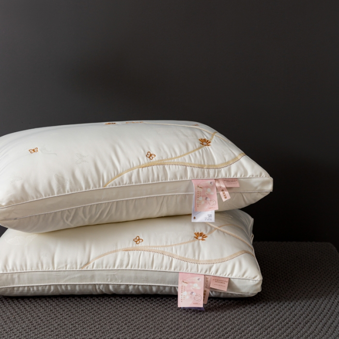 91家纺网 家纺一手货源 找家纺 拾光枕芯 2023新款提花蝴蝶珍珠枕枕头枕芯 48*74cm/只 米黄