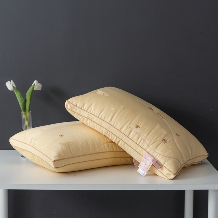 91家纺网 家纺一手货源 找家纺 拾光枕芯 2023新款提花蝴蝶珍珠枕枕头枕芯 48*74cm/只 黄