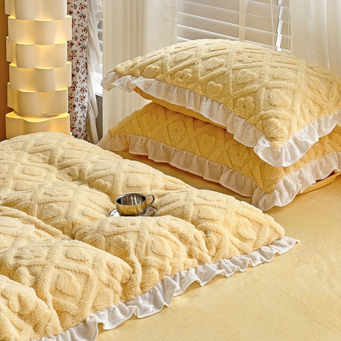 91家纺网 家纺一手货源 找家纺 澳梵 2023新款温柔梦境花梦塔芙绒韩版四件套 格子铺-黄色