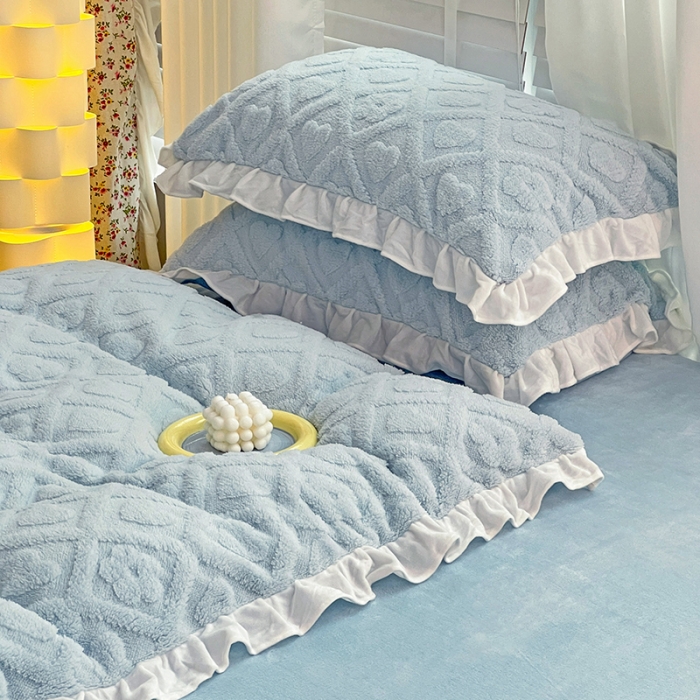 91家纺网 家纺一手货源 找家纺 澳梵 2023新款温柔梦境花梦塔芙绒韩版四件套 格子铺-蓝色