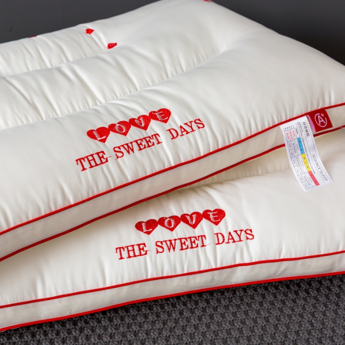 91家纺网 家纺一手货源 找家纺 （总）拾光枕芯 2023新款天丝红色爱心枕枕头枕芯