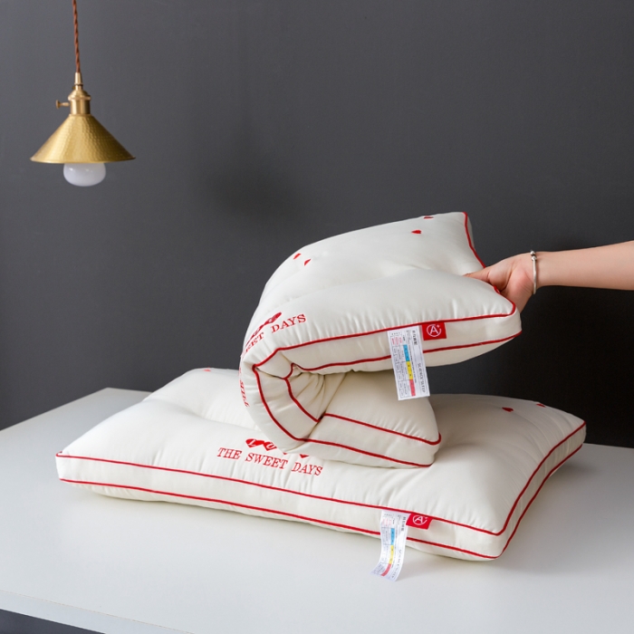 91家纺网 家纺一手货源 找家纺 （总）拾光枕芯 2023新款天丝红色爱心枕枕头枕芯