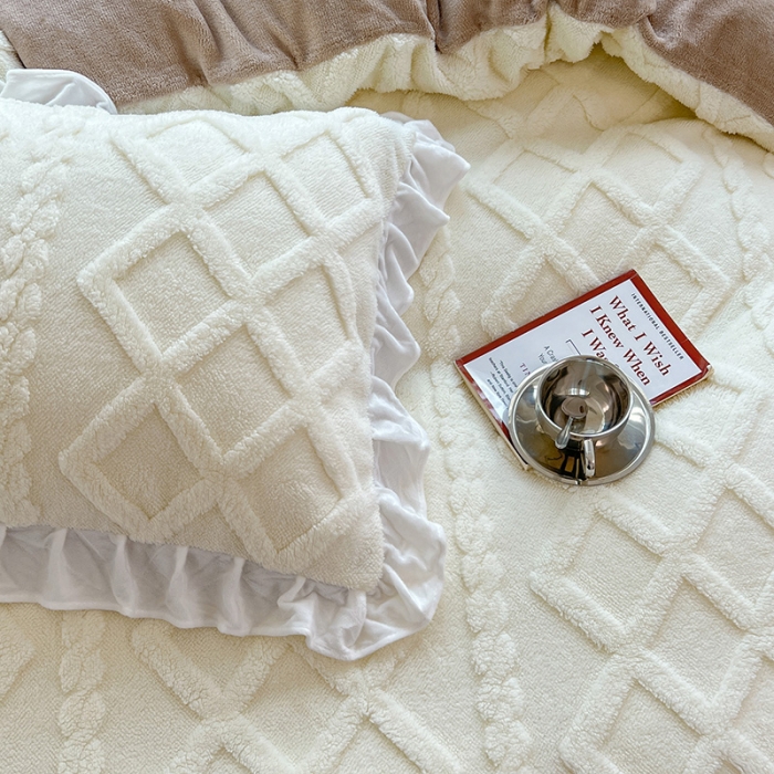 91家纺网 家纺一手货源 找家纺 澳梵 2023新款温柔梦境花梦塔芙绒韩版四件套 温柔梦境-奶白