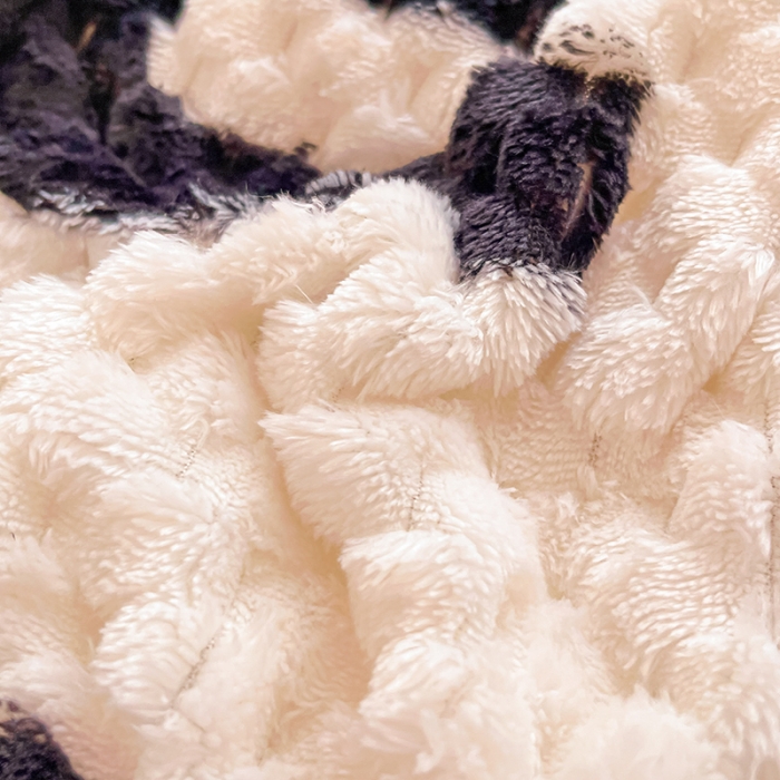 91家纺网 家纺一手货源 找家纺 澳梵家居 2023新款印花豆豆绒牛奶绒四件套 M字母