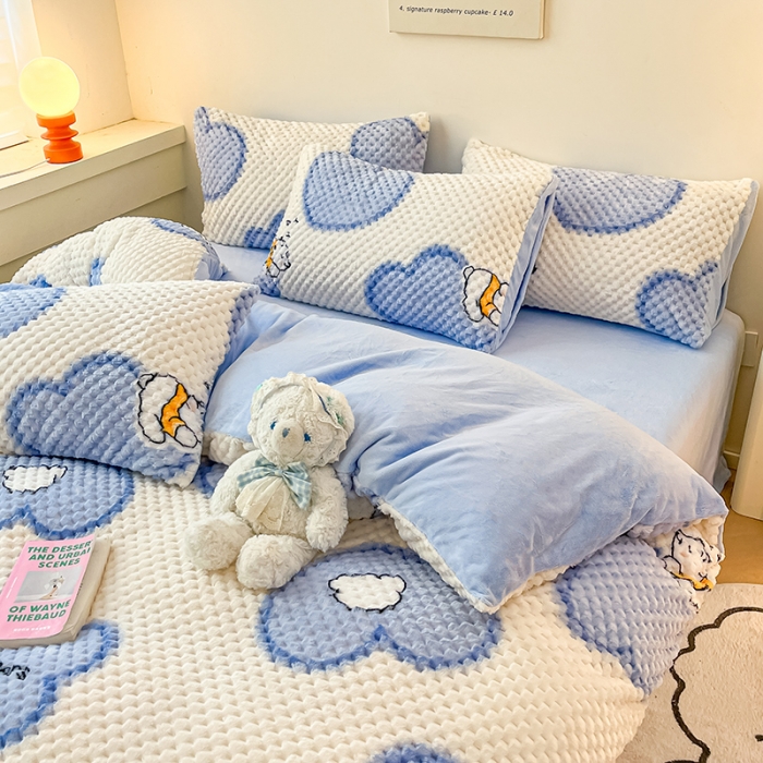 91家纺网 家纺一手货源 找家纺 澳梵家居 2023新款印花豆豆绒牛奶绒四件套 爱的抱抱