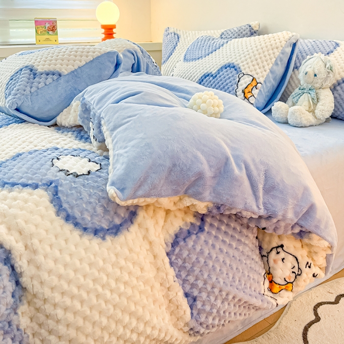 91家纺网 家纺一手货源 找家纺 澳梵家居 2023新款印花豆豆绒牛奶绒四件套 爱的抱抱