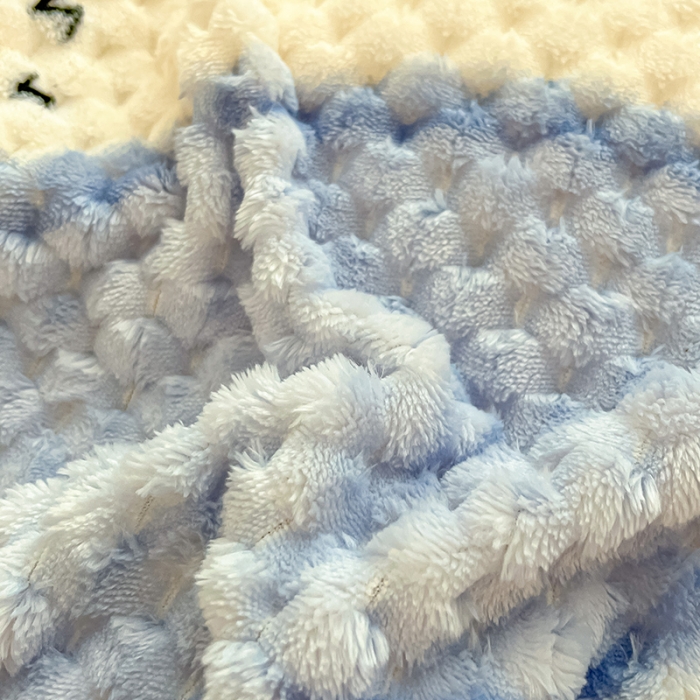 91家纺网 家纺一手货源 找家纺 澳梵家居 2023新款印花豆豆绒牛奶绒四件套 爱的抱抱