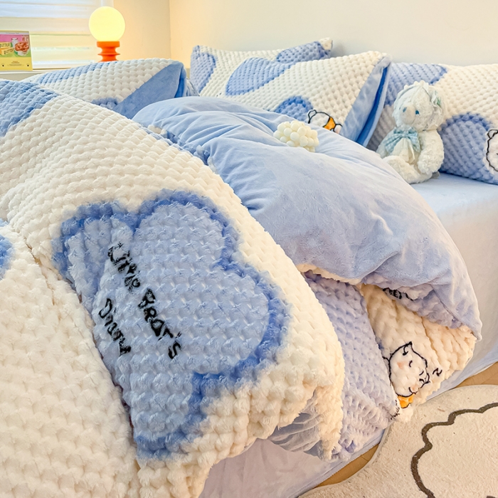 91家纺网 家纺一手货源 找家纺 澳梵家居 2023新款印花豆豆绒牛奶绒四件套 爱的抱抱