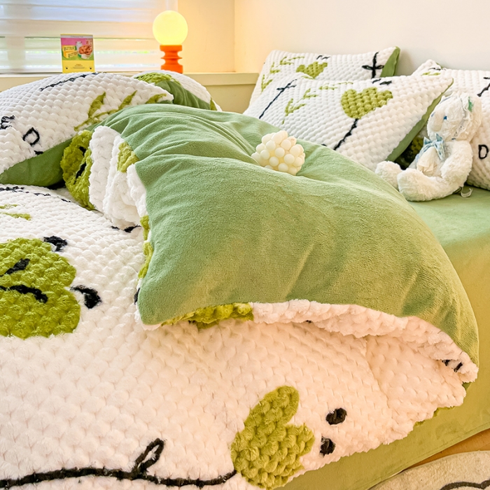 91家纺网 家纺一手货源 找家纺 澳梵家居 2023新款印花豆豆绒牛奶绒四件套 春之物语