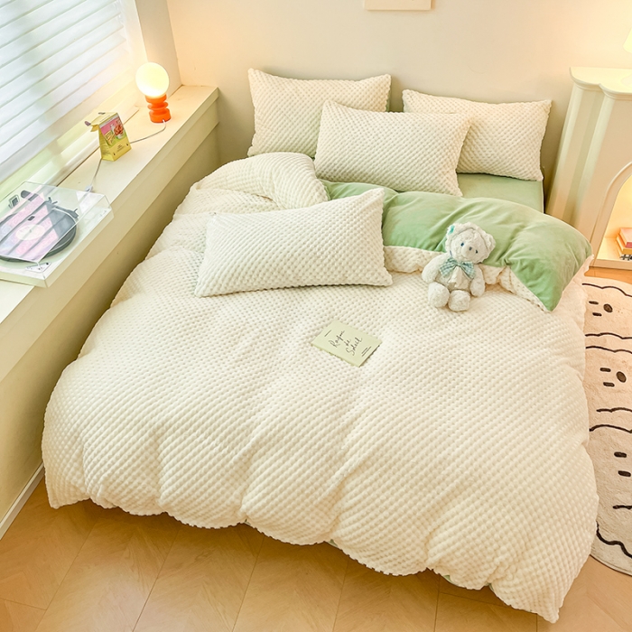 91家纺网 家纺一手货源 找家纺 澳梵家居 2023新款印花豆豆绒牛奶绒四件套 豆豆-白绿