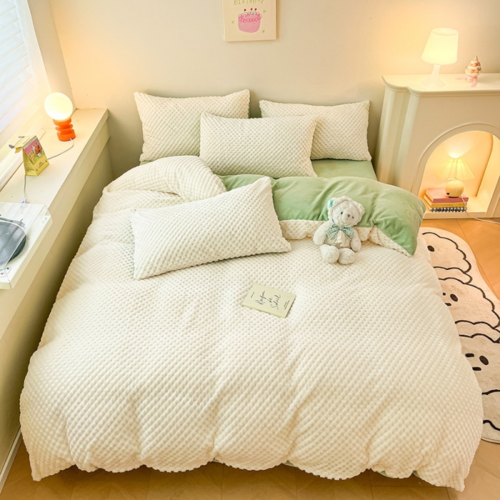 91家纺网 家纺一手货源 找家纺 澳梵家居 2023新款印花豆豆绒牛奶绒四件套 豆豆-白绿