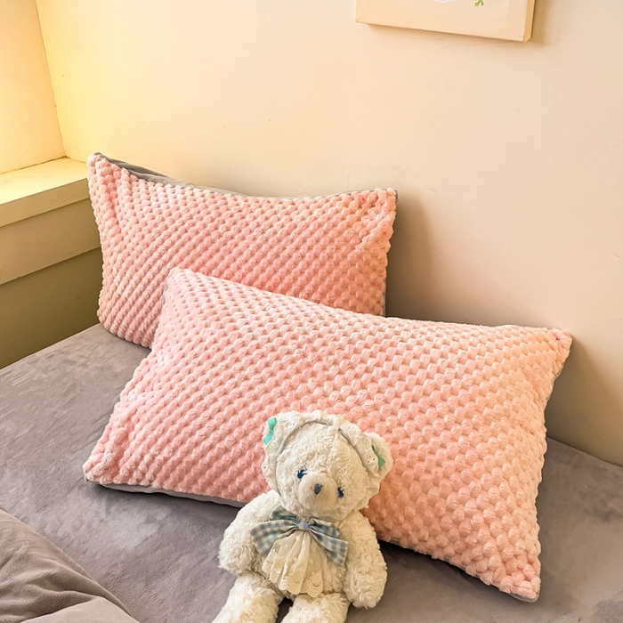 91家纺网 家纺一手货源 找家纺 澳梵家居 2023新款印花豆豆绒牛奶绒四件套 豆豆-粉