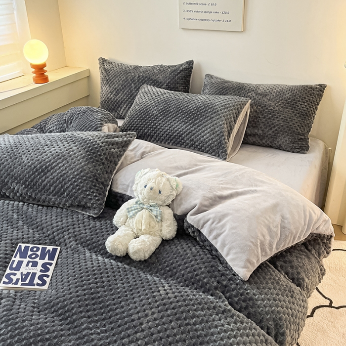 91家纺网 家纺一手货源 找家纺 澳梵家居 2023新款印花豆豆绒牛奶绒四件套 豆豆-灰色